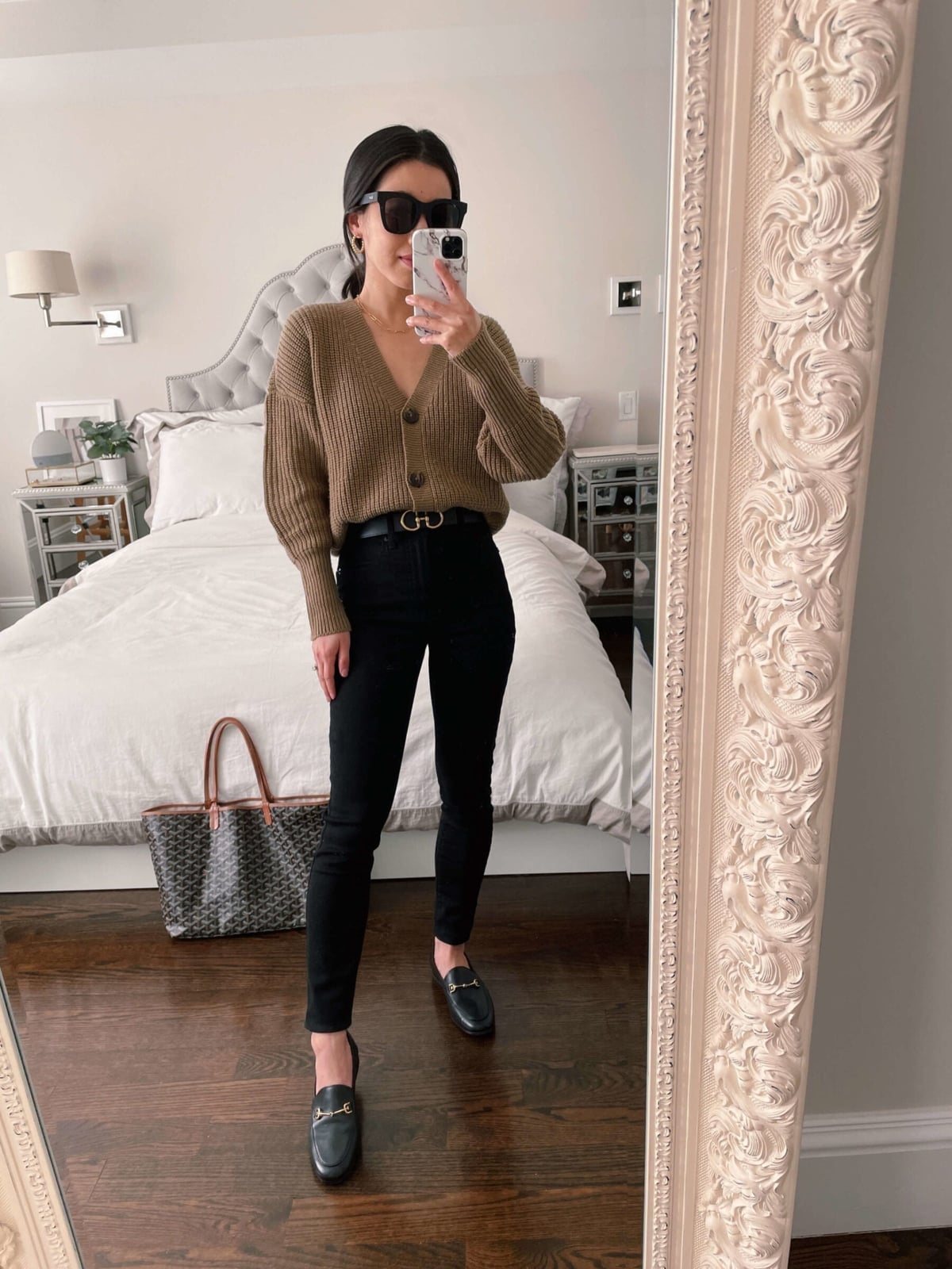 Brown Cropped Cardigan With Puff Sleeves And Skinny Jeans — Simple Cropped Cardigan Outfits