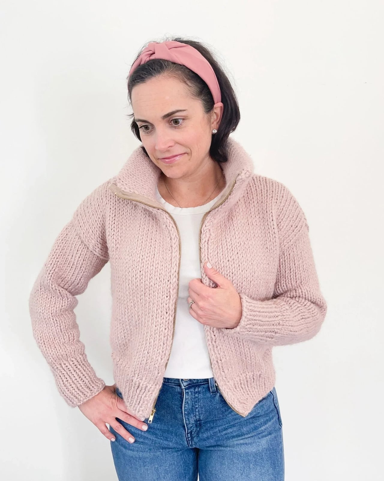 Pale Pink Chunky Knit Zip-Up Cardigan — Simple Cropped Cardigan Outfits