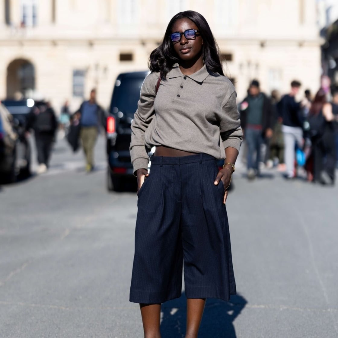 Navy Pinstripe Culottes With A Grey Polo Shirt — Simple Culottes Outfits