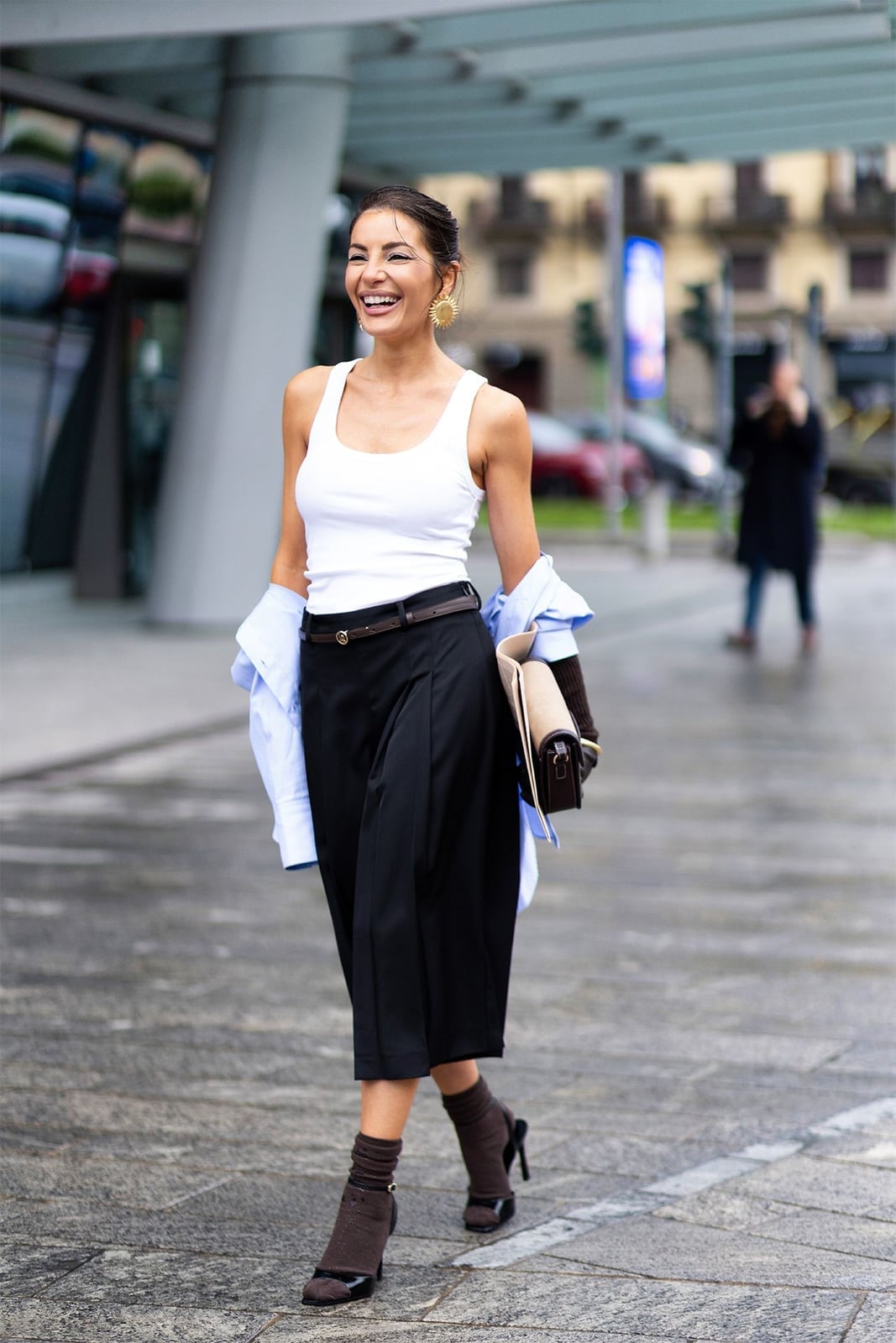 Black Culottes With A Light Blue Button Down Shirt — Simple Culottes Outfits