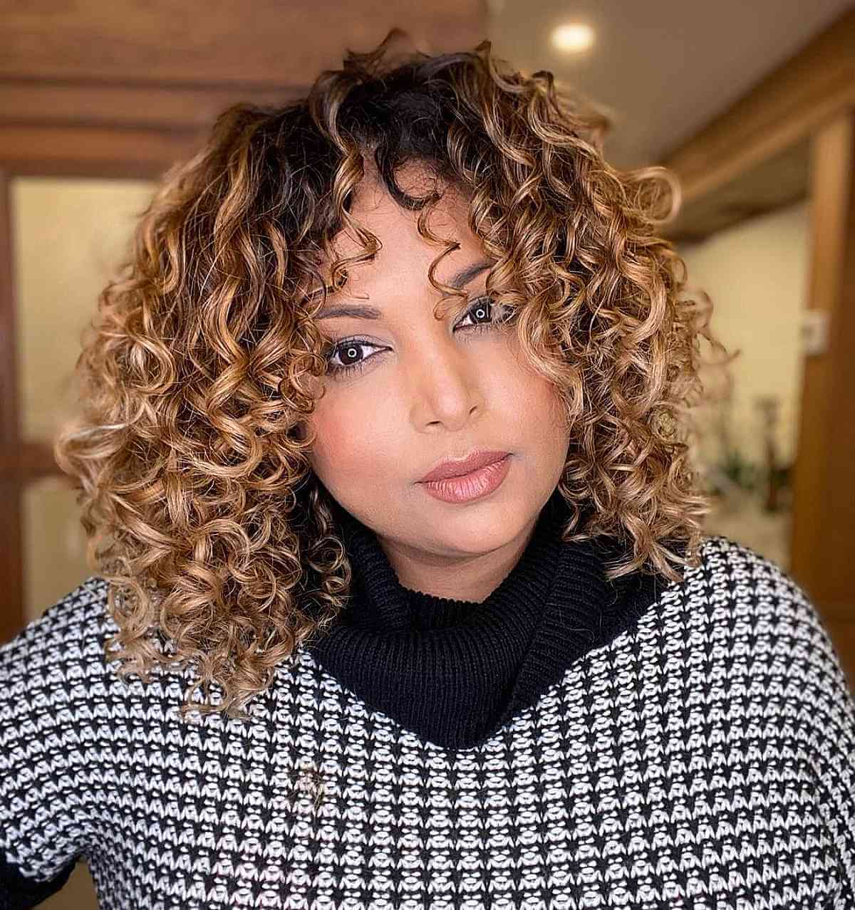 Collarbone Bob With Honey Blonde Balayage and Soft Curls — Simple Curly Bob Hairstyles