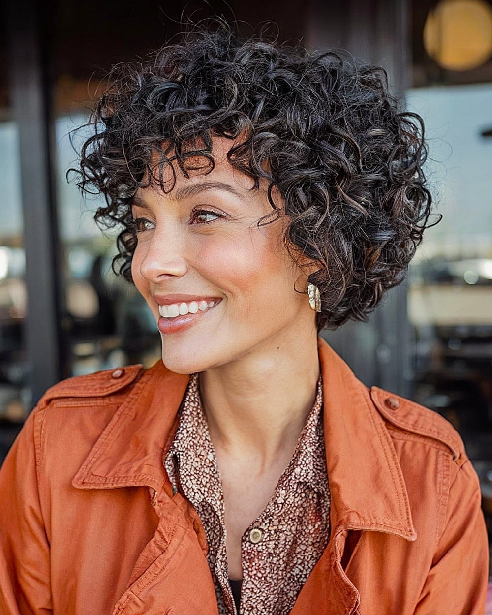 Dark Brown Bob With Blonde Highlights and Defined Curls — Simple Curly Bob Hairstyles