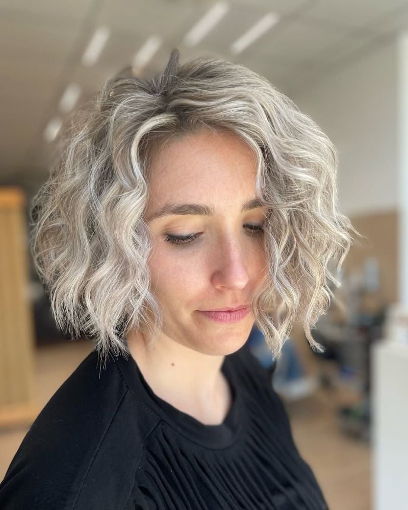 Ash Blonde Bob With Root Shadow and Side Part — Simple Curly Bob Hairstyles