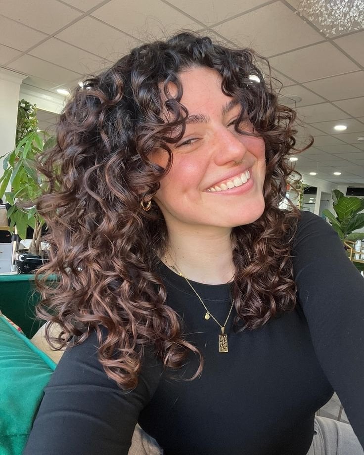 Collarbone Layers With Face-Framing and Air Dried Collarbone Layers With Face-Framing and Air Dried — Simple Curly Hair Haircuts