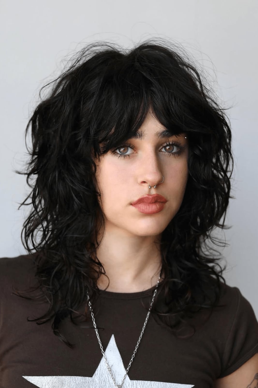 Collarbone Dark Brown Shag With Curtain Bangs, Close-Up Take Collarbone Dark Brown Shag With Curtain Bangs, Close-Up Take — Simple Curly Shag