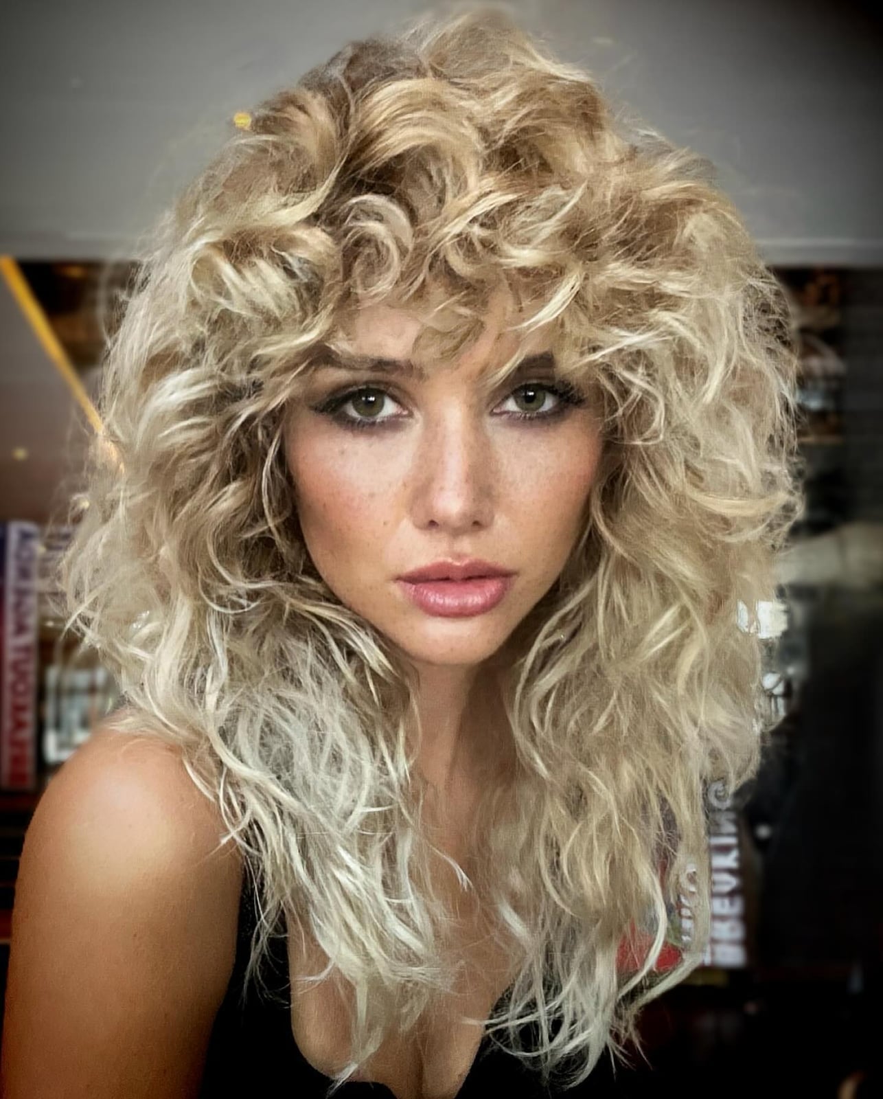 Ash Blonde Shoulder Shag With Full Bangs and Side Part Ash Blonde Shoulder Shag With Full Bangs and Side Part — Simple Curly Shag