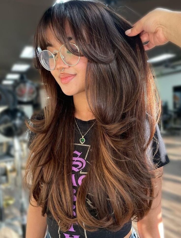 Thick Dark Brown With Side Part Air-Dried Bangs Thick Dark Brown With Side Part Air-Dried Bangs — Simple Curtain Bangs with Layers