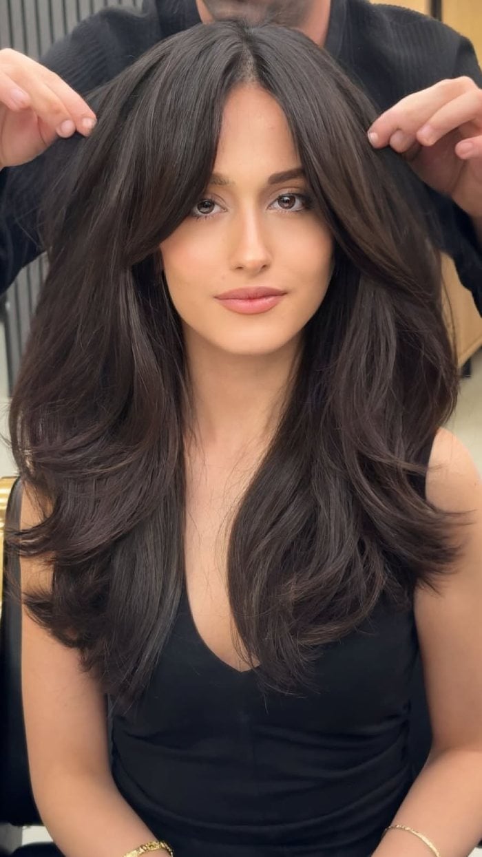 Black-Brown Hair With Smooth Curtain Bangs Black-Brown Hair With Smooth Curtain Bangs — Simple Curtain Bangs with Layers