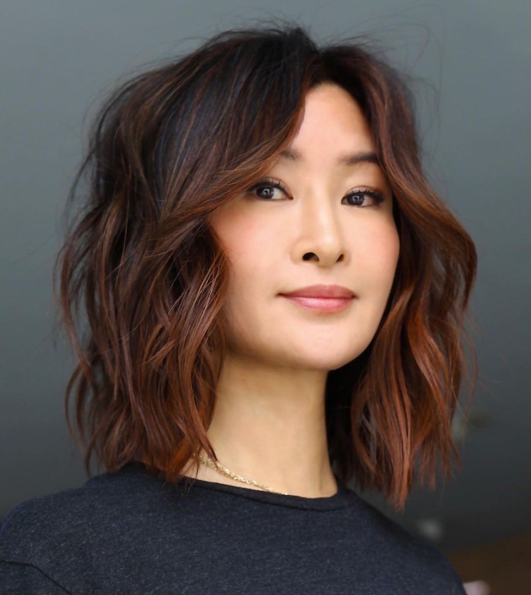 Dark Brown Lob With Subtle Caramel Highlights Dark Brown Lob With Subtle Caramel Highlights — Simple Dark Highlights