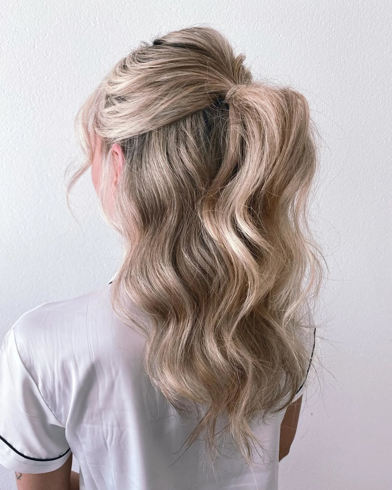 Mid-Back Half Up Half Down Ponytail Ash Blonde Mid-Back Half Up Half Down Ponytail Ash Blonde — Simple Different Hairstyles