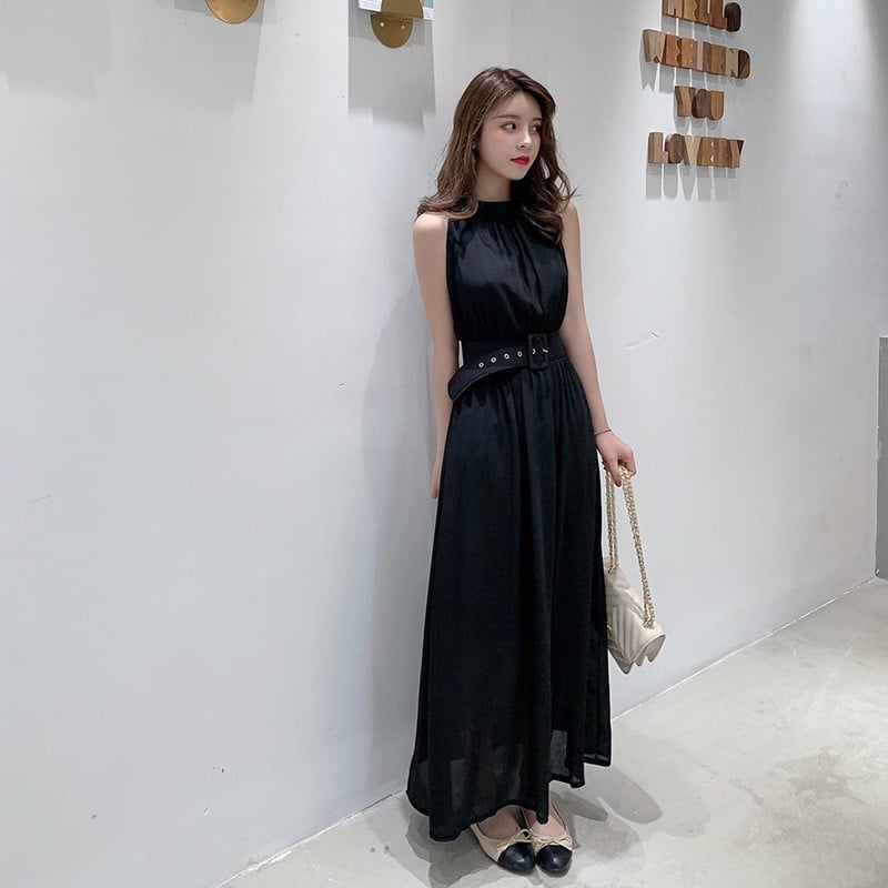 Black Sleeveless Maxi Dress with Gold Belt Black Sleeveless Maxi Dress with Gold Belt — Simple Dinner Outfits Night