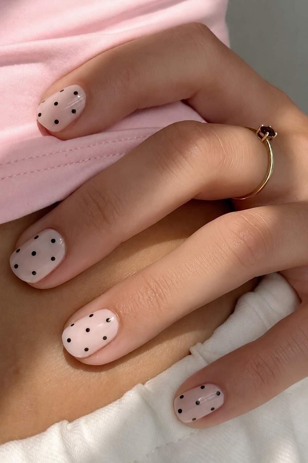 Short Oval Pale Pink Nails With Small Black Dots Short Oval Pale Pink Nails With Small Black Dots — Simple Dots Nail Designs