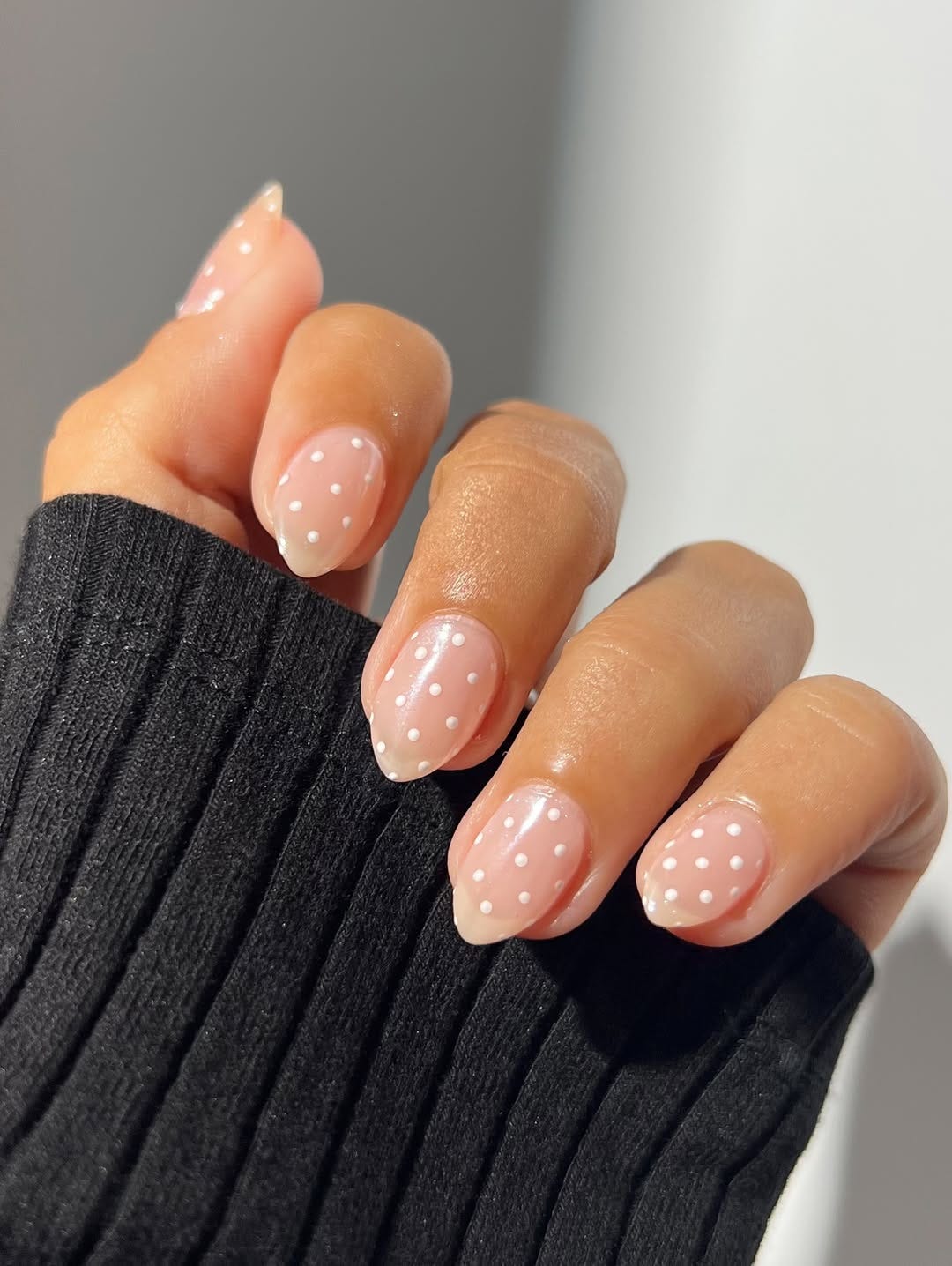 Short Oval Sheer Nude With Tiny White Dots Short Oval Sheer Nude With Tiny White Dots — Simple Dots Nail Designs