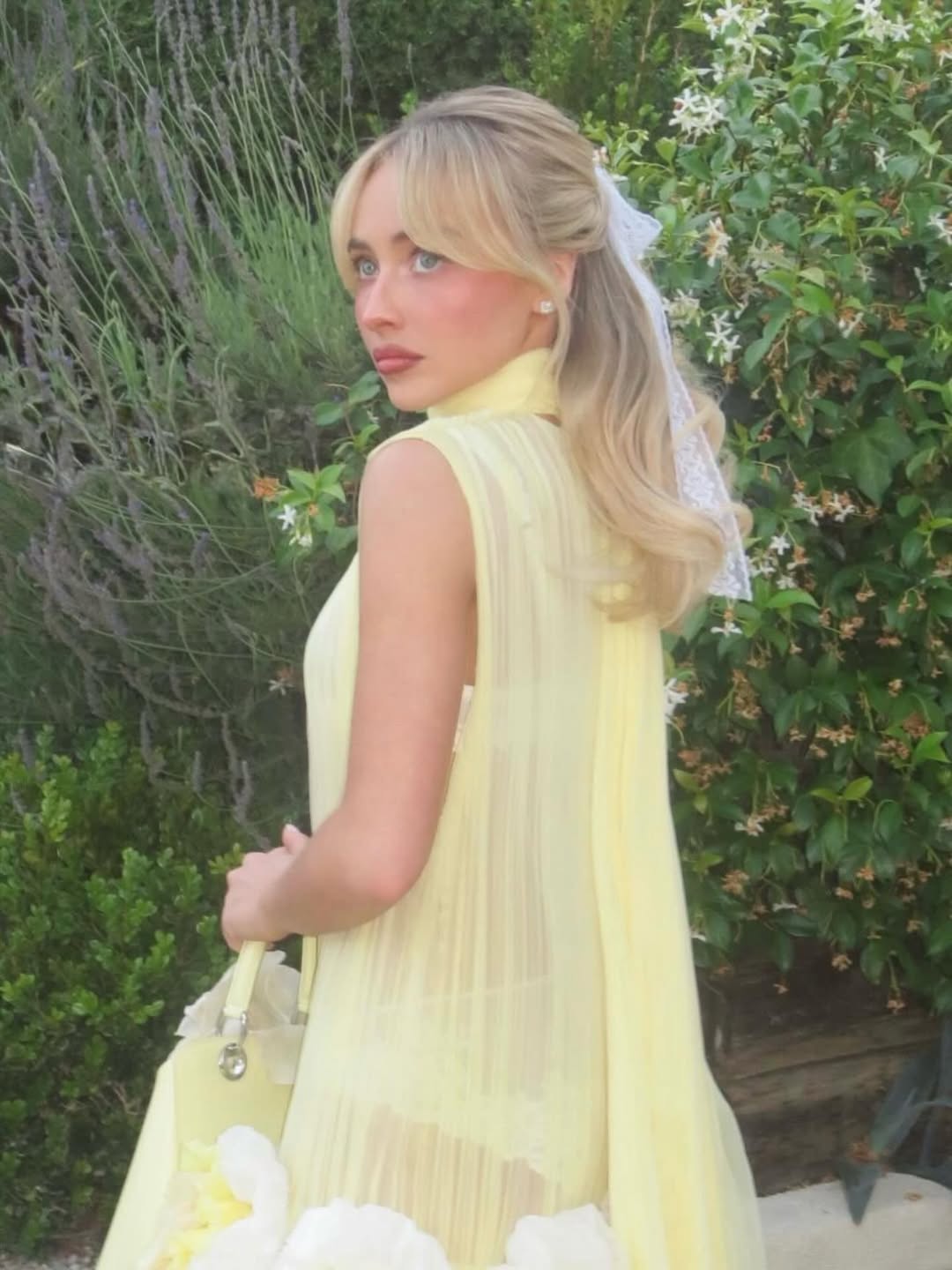 Blonde Half Up Half Down With Veil Blonde Half Up Half Down With Veil — Simple Dresses Hairstyles