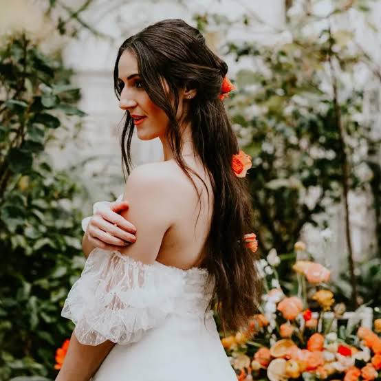 Long Wavy Half Up Half Down With Flowers and Wispy Bangs Long Wavy Half Up Half Down With Flowers and Wispy Bangs — Simple Dresses Hairstyles