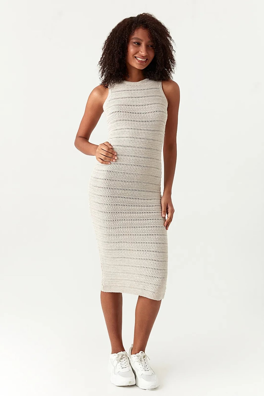 Cream Ribbed Knit Oversized Dress With Dark Brown Block Heel Boots — Simple Dressy Outfits