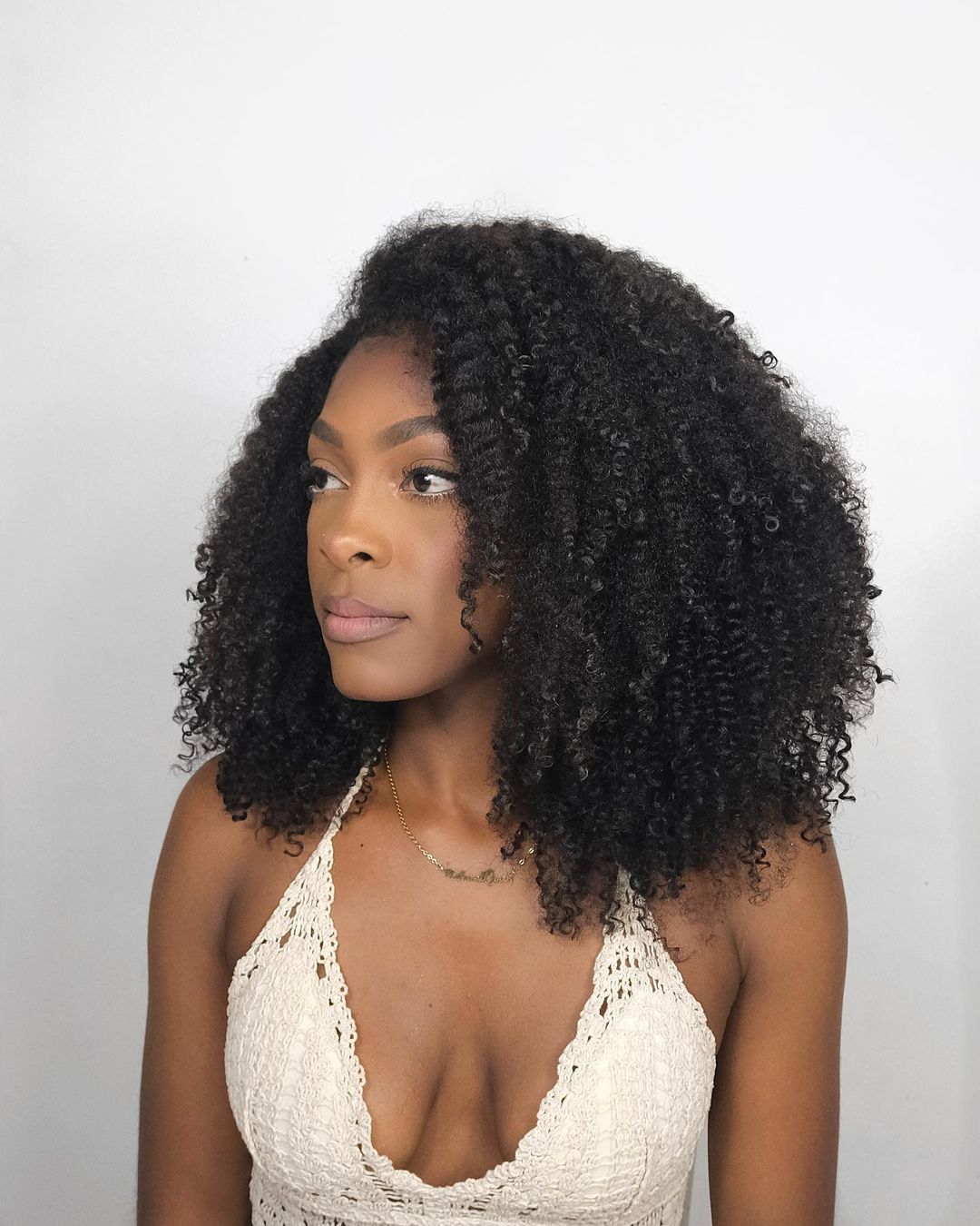 Shoulder Length Dark Brown Curls With Caramel Highlights Shoulder Length Dark Brown Curls With Caramel Highlights — Simple Extensions Hairstyles
