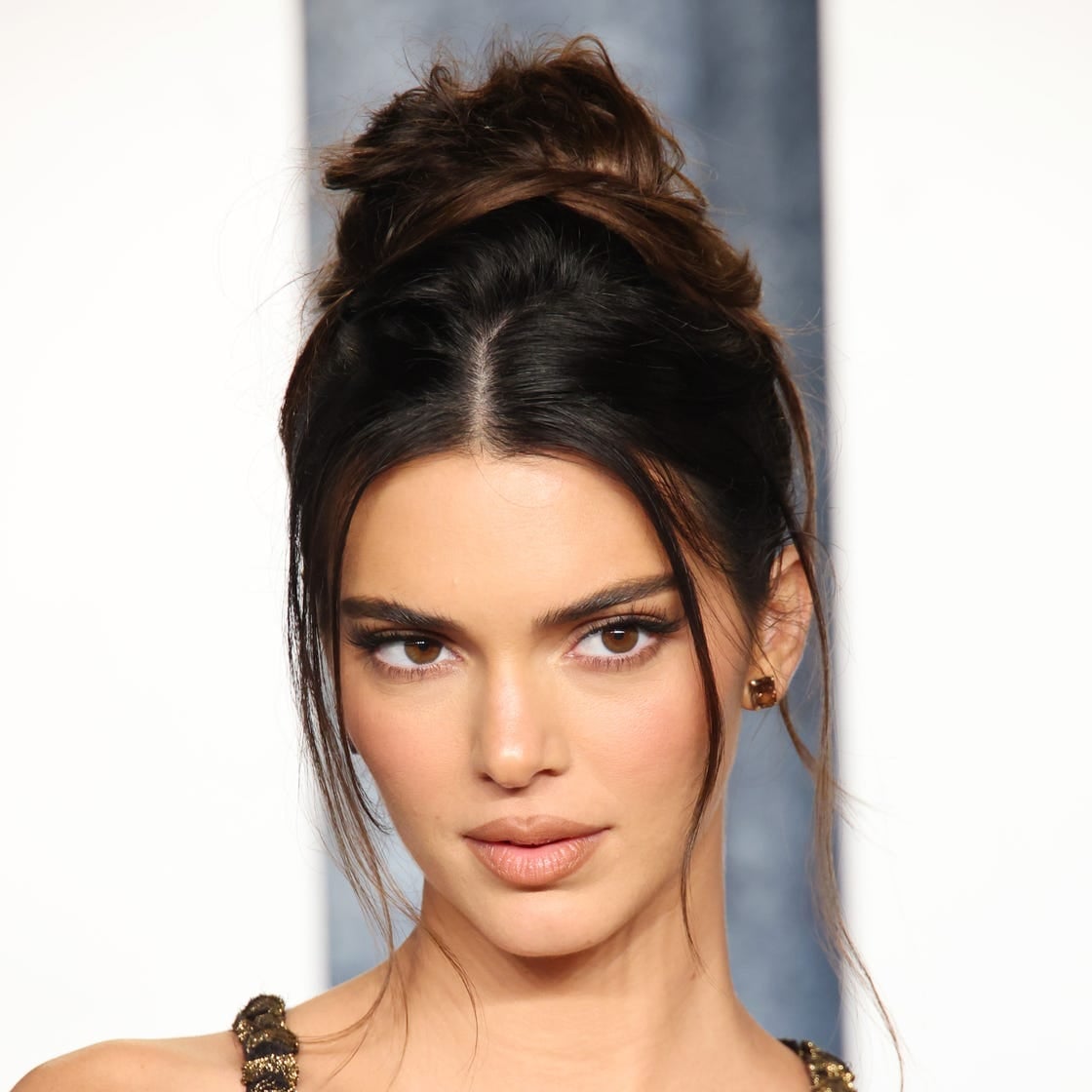 Mid-Back Dark Brown With Textured Face-Framing Tendrils — Simple Face Framing Bangs