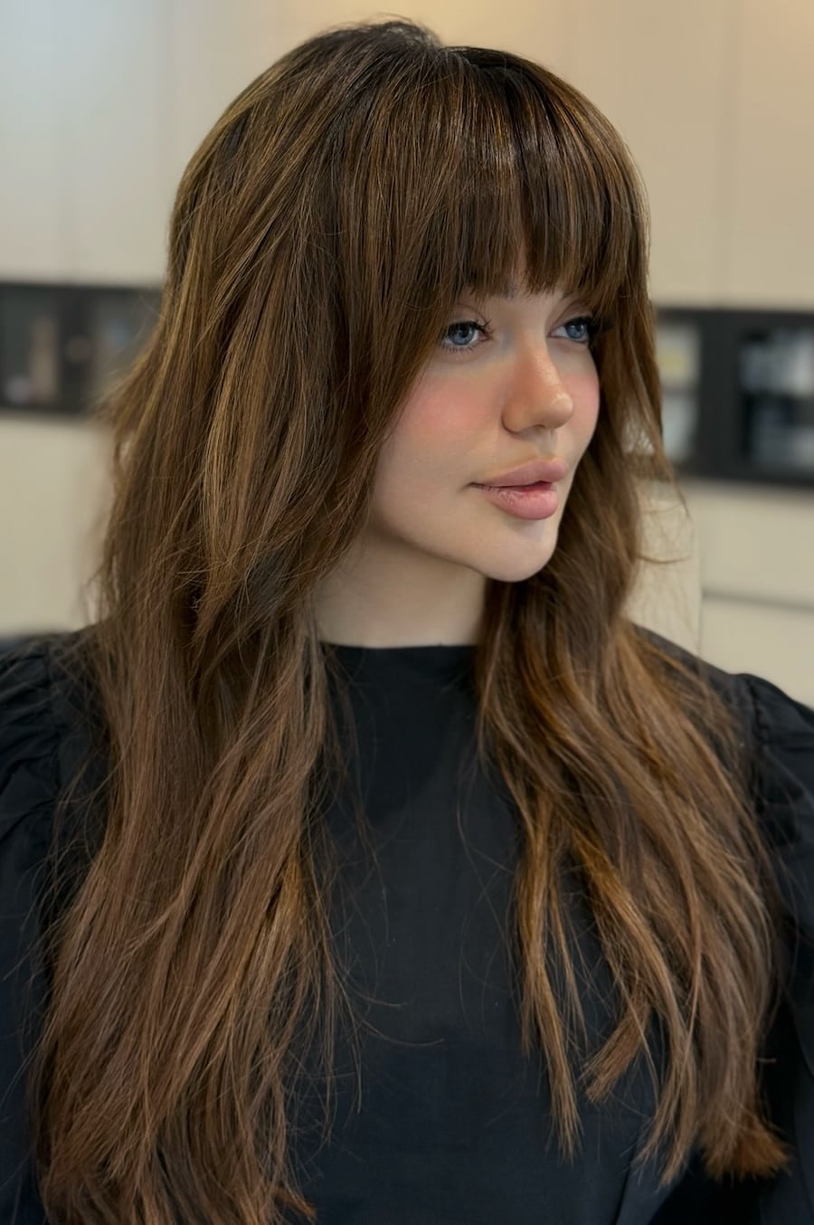 Collarbone Shag With Full Bangs And Face-Framing Layers — Simple Face Framing Bangs