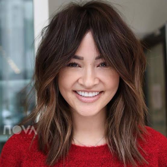 Collarbone Dark Brown With Balayage And Curtain Bangs, Wavy — Simple Face Framing Bangs