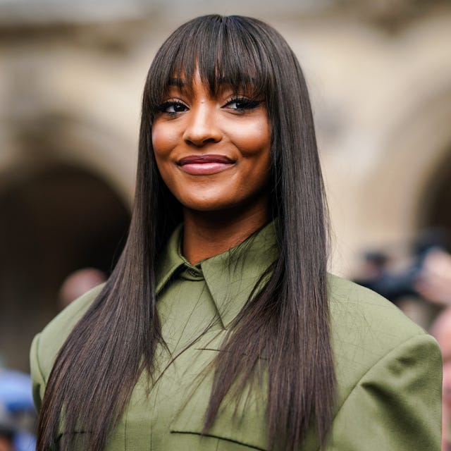 Mid-Back Dark Brown With Straight Full Bangs and Long Layers — Simple Face Framing Bangs