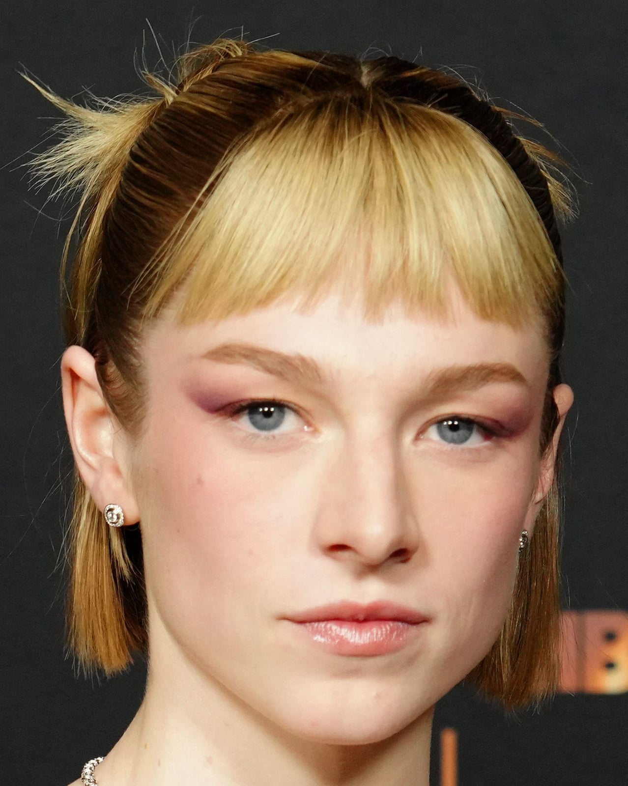 Chin Length Blunt Bob With Blunt Bangs — Simple Face Framing Bangs