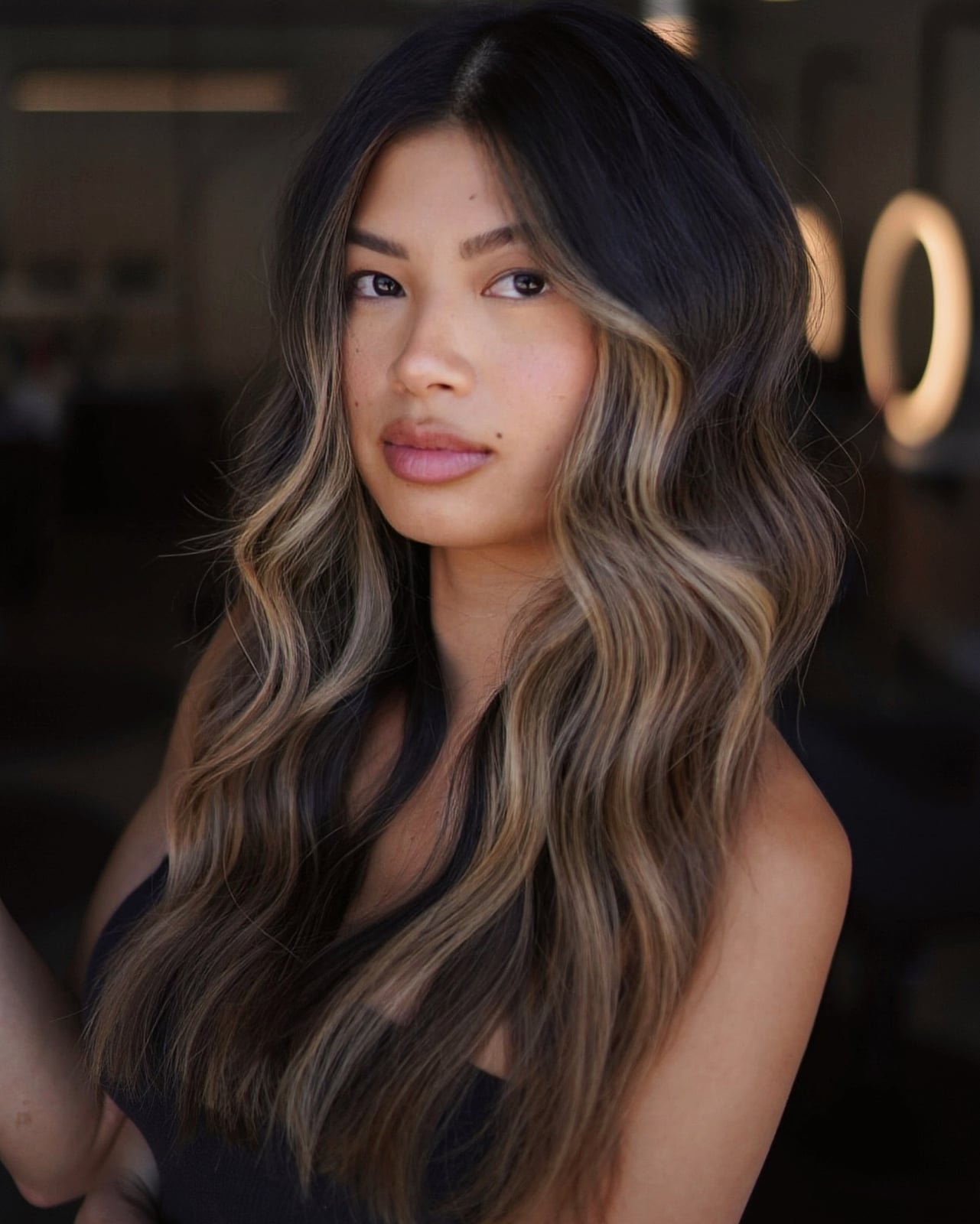 Dark Brown With Ash Blonde Face-Framing Pieces Dark Brown With Ash Blonde Face-Framing Pieces — Simple Face Framing Highlights