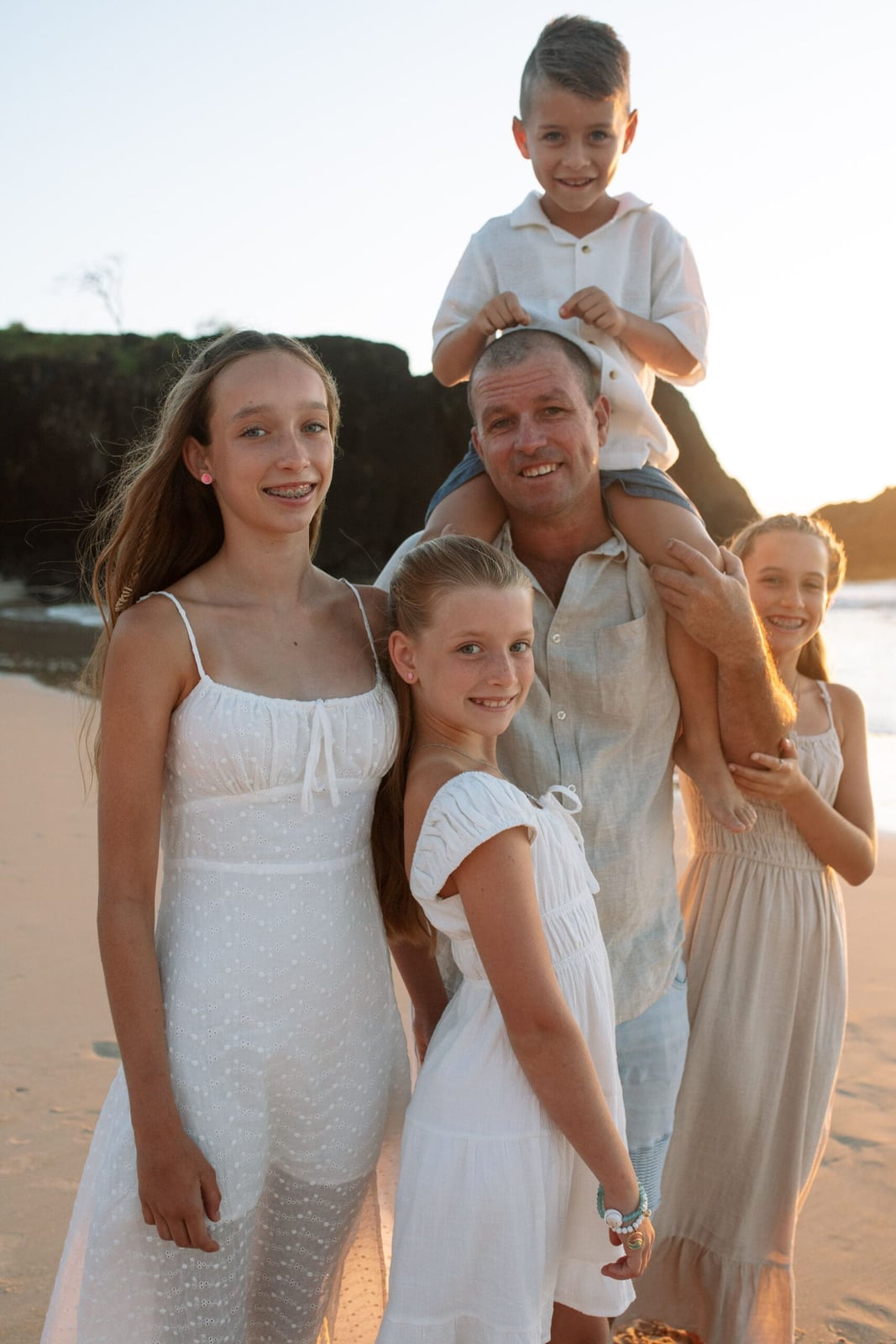 Coordinated Neutral Outfits for a Casual Family Gathering Coordinated Neutral Outfits for a Casual Family Gathering — Simple Family Photo Outfits