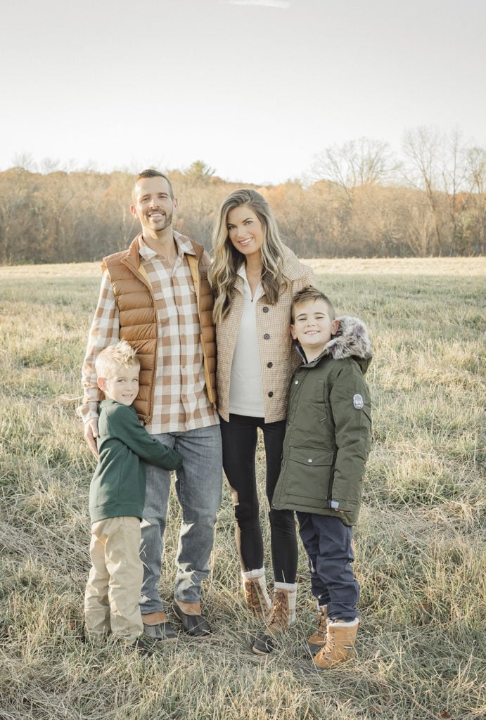 Neutral and Olive Tones with Puffer Vests for Outdoor Photos Neutral and Olive Tones with Puffer Vests for Outdoor Photos — Simple Family Photo Outfits