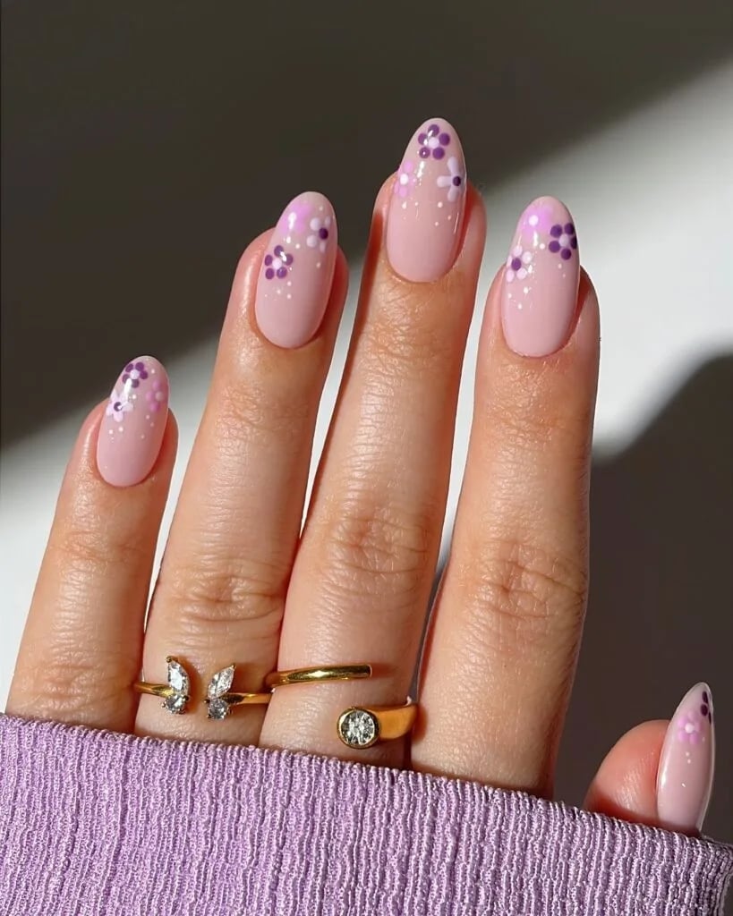 Light Pink Nails with Subtle Purple Floral Dots Light Pink Nails with Subtle Purple Floral Dots — Simple Floral Nails