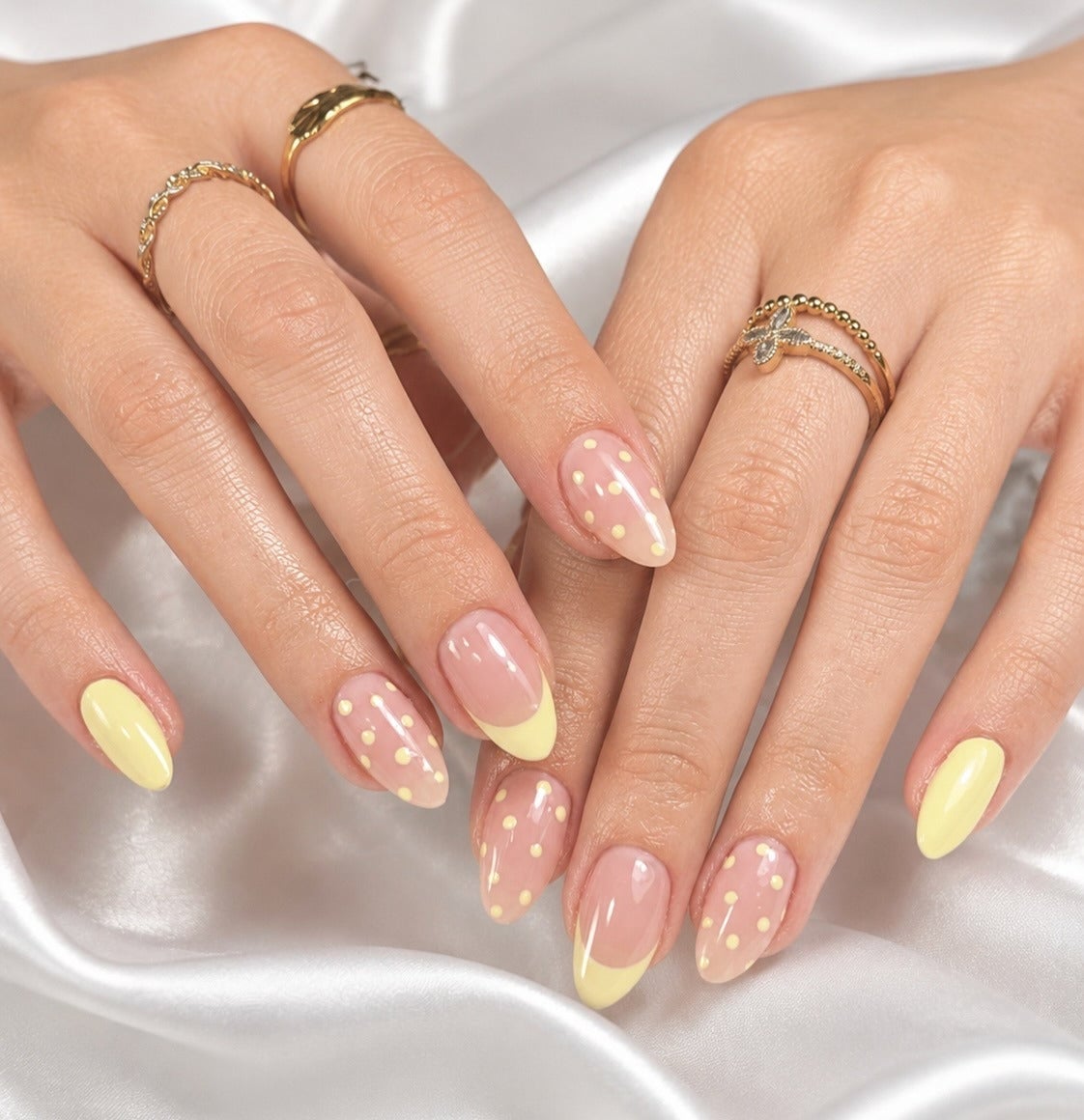 White Flower Accent Medium Oval French White Flower Accent Medium Oval French — Simple French Nails