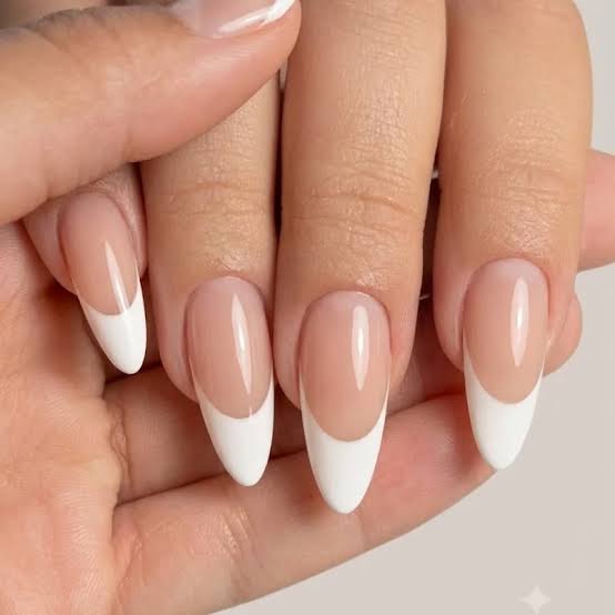Classic White French Short Oval Nails, Glossy Classic White French Short Oval Nails, Glossy — Simple French Nails