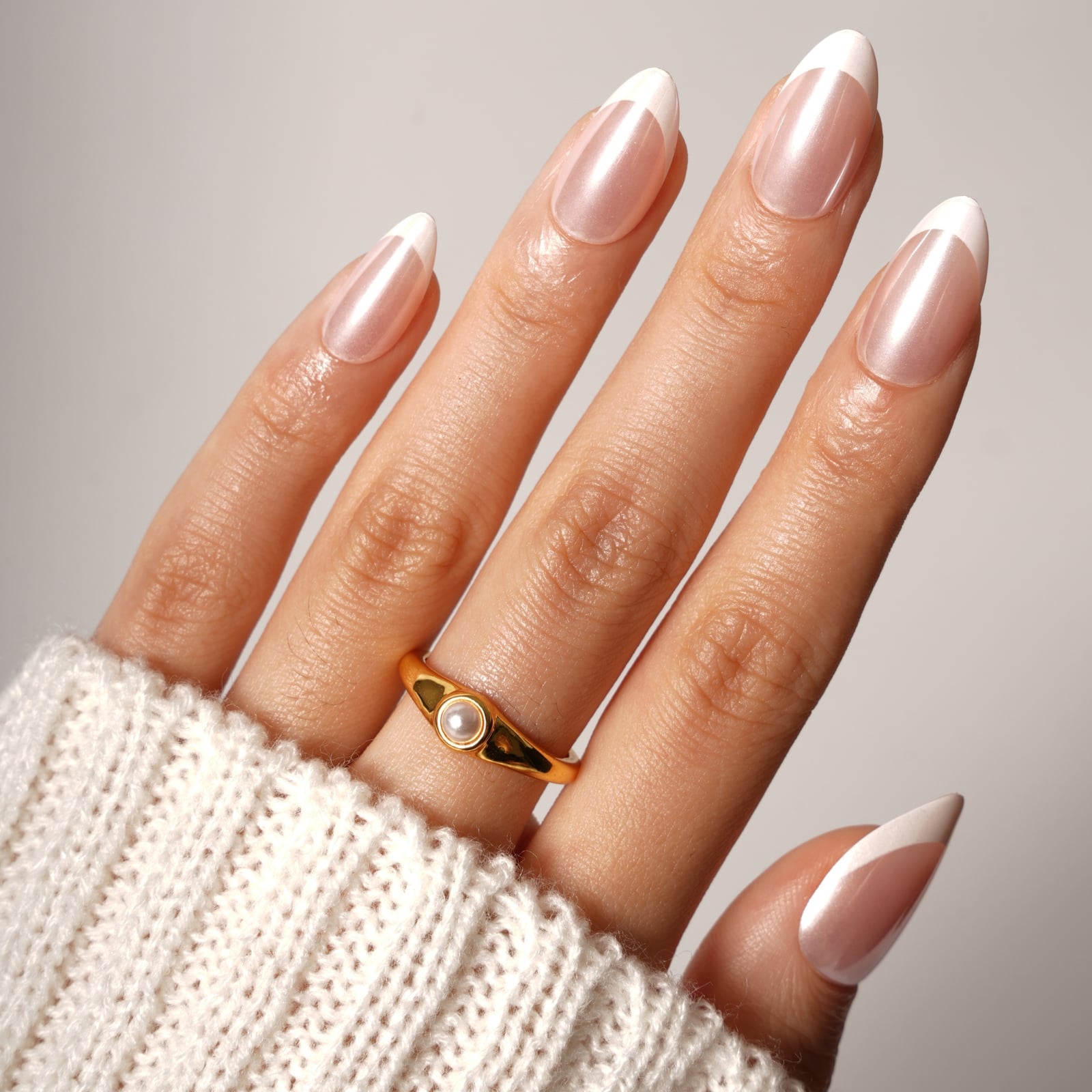 Medium Almond Pearlescent Shimmer French Tips Medium Almond Pearlescent Shimmer French Tips — Simple French Tip Nails