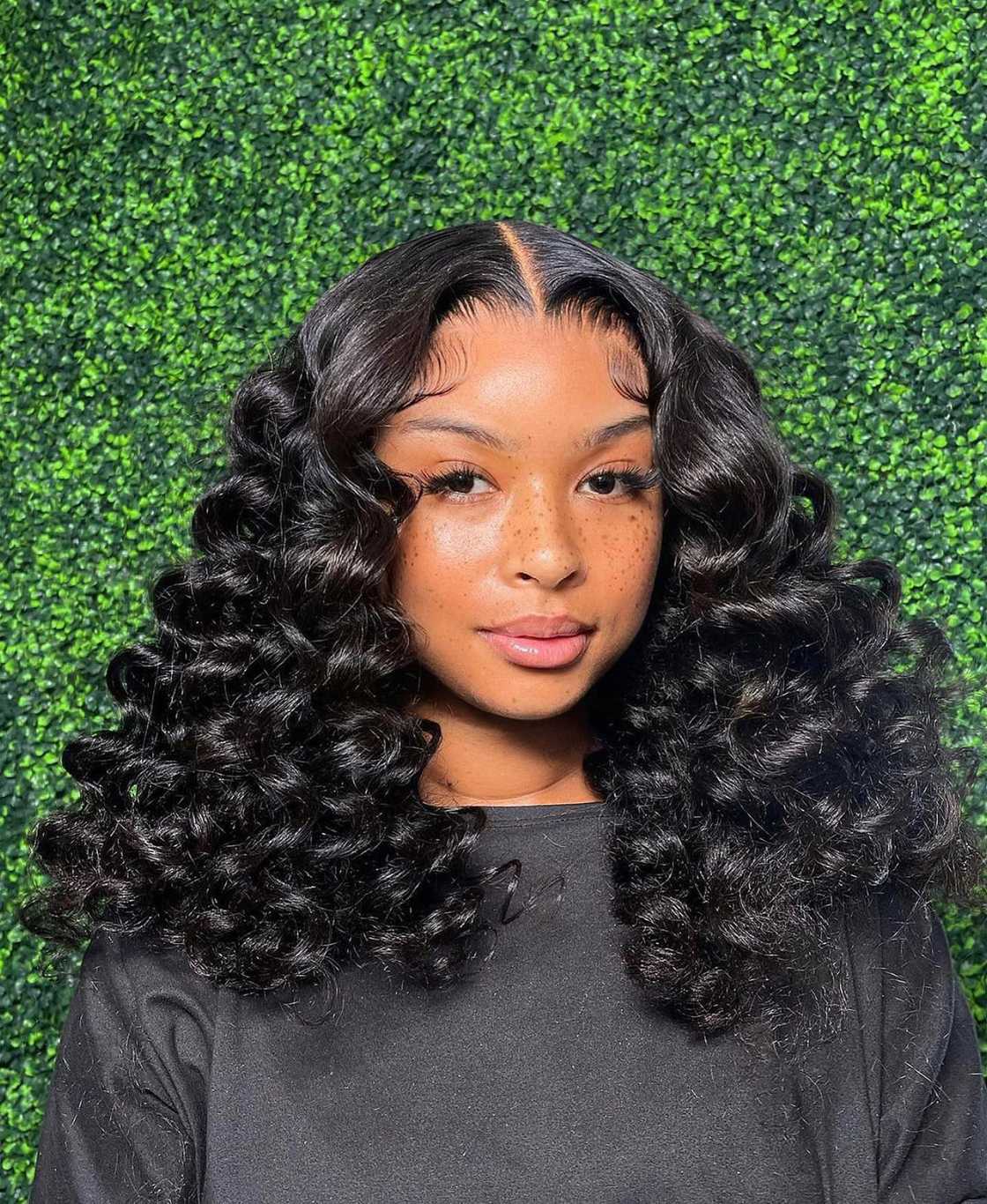Black Collarbone Curls With Blowout Black Collarbone Curls With Blowout — Simple Frontal Hairstyles