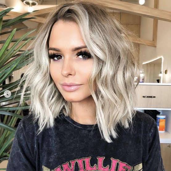 Ash Blonde Lob With Curtain Bangs Ash Blonde Lob With Curtain Bangs — Simple Frontal Hairstyles