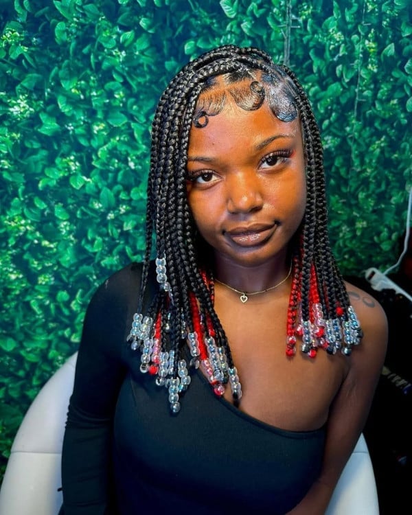 Shoulder-Length Box Braids With Red Accents and Beads — Simple Fulani Braids Hairstyles