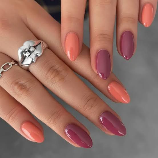 Coral Mauve Short Almond Color Contrast Coral Mauve Short Almond Color Contrast — Simple Gel Nails Colors