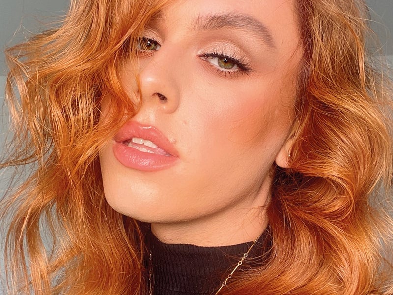 Shoulder Wavy Highlights With Curtain Bangs — Simple Ginger Highlights