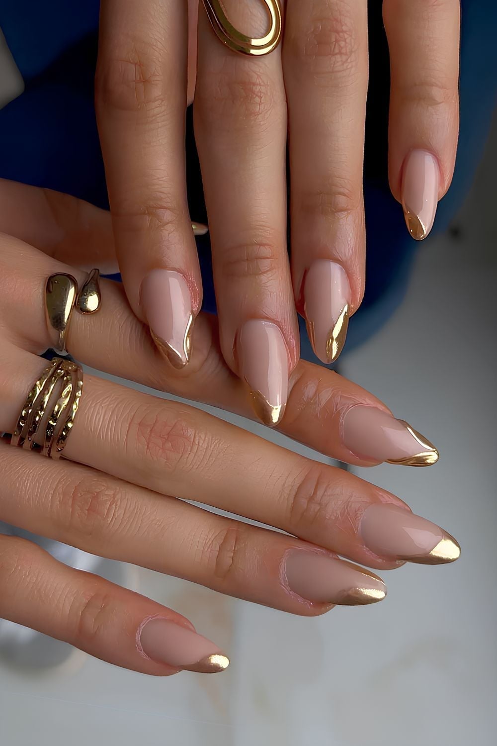 Glossy Nude with Gold French Tip Almond Nails Glossy Nude with Gold French Tip Almond Nails — Simple Gold Chrome Nails