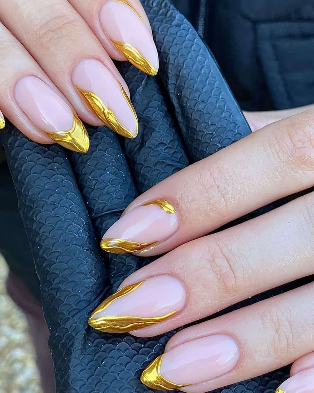Nude with Gold Edge French Tip Medium Almond Nails Nude with Gold Edge French Tip Medium Almond Nails — Simple Gold Chrome Nails