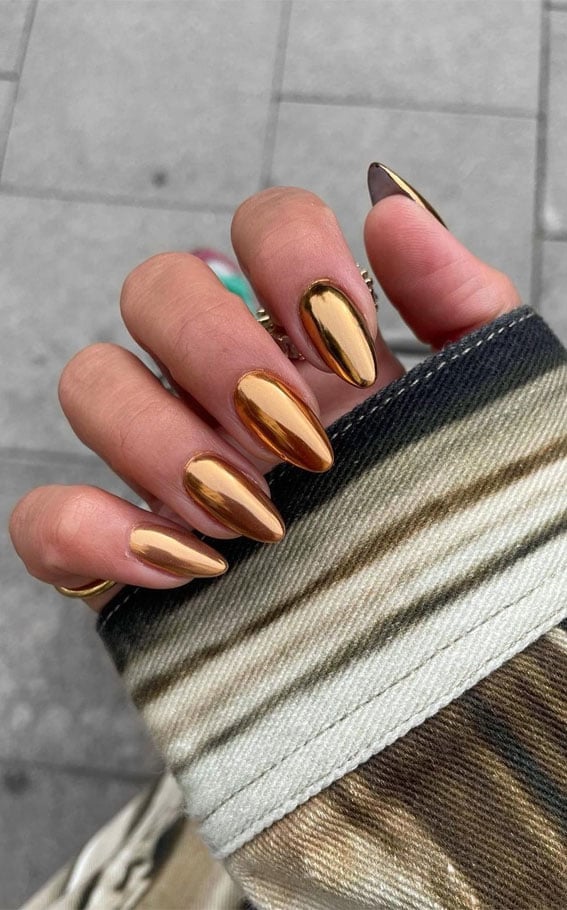 Highly Reflective Gold Chrome Medium Almond Nails Highly Reflective Gold Chrome Medium Almond Nails — Simple Gold Chrome Nails