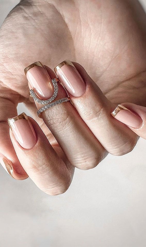 Medium Almond Sharp Gold French Tips With Clear Base Medium Almond Sharp Gold French Tips With Clear Base — Simple Gold French Tip Nails