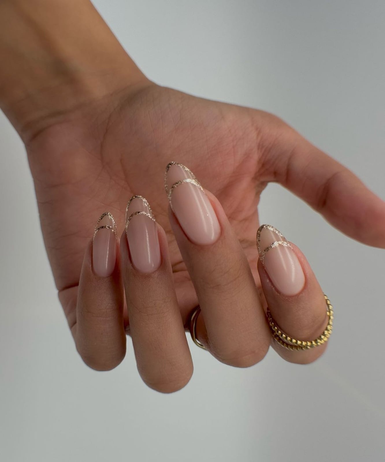 Medium Almond Delicate Gold Line Tips Medium Almond Delicate Gold Line Tips — Simple Gold French Tip Nails