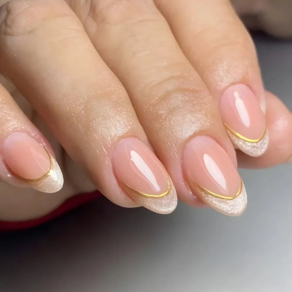 Medium Almond Shimmering Pale Gold Tips Medium Almond Shimmering Pale Gold Tips — Simple Gold French Tip Nails