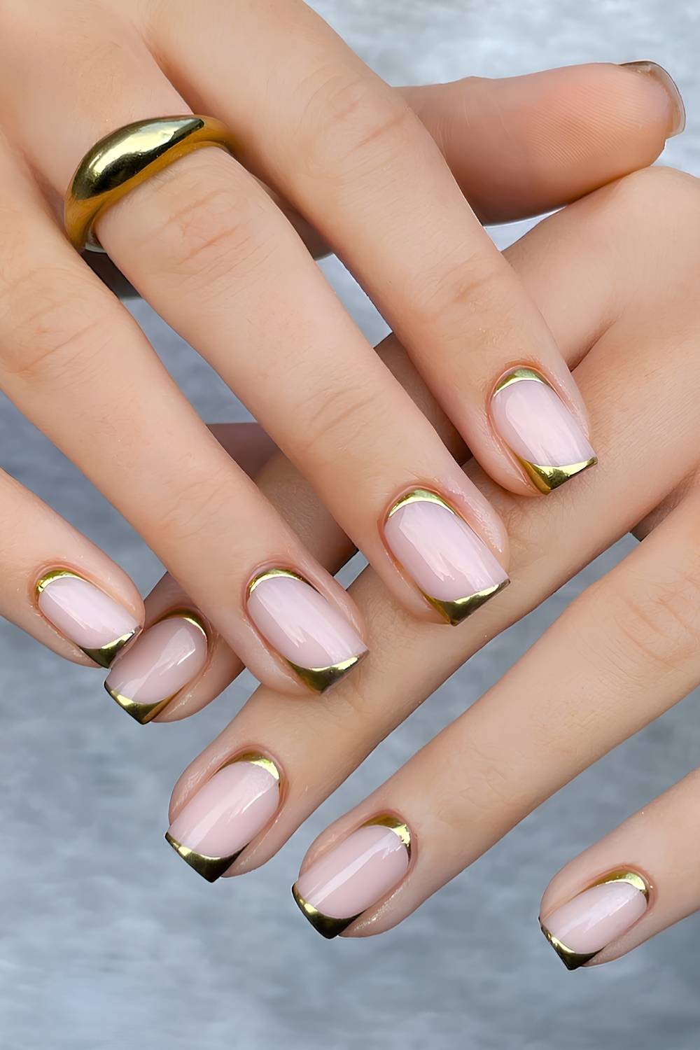 Short Square Gold Foil Outline French Nails Short Square Gold Foil Outline French Nails — Simple Gold French Tip Nails