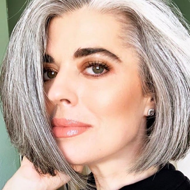 Loose Mid-Back Waves In Natural Silver Loose Mid-Back Waves In Natural Silver — Simple Gray Hair