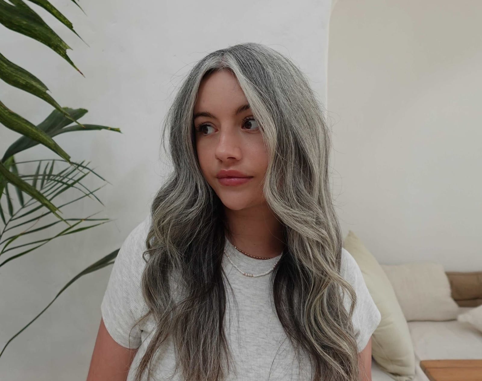 Collarbone Waves With Curtain Bangs Collarbone Waves With Curtain Bangs — Simple Gray Hair