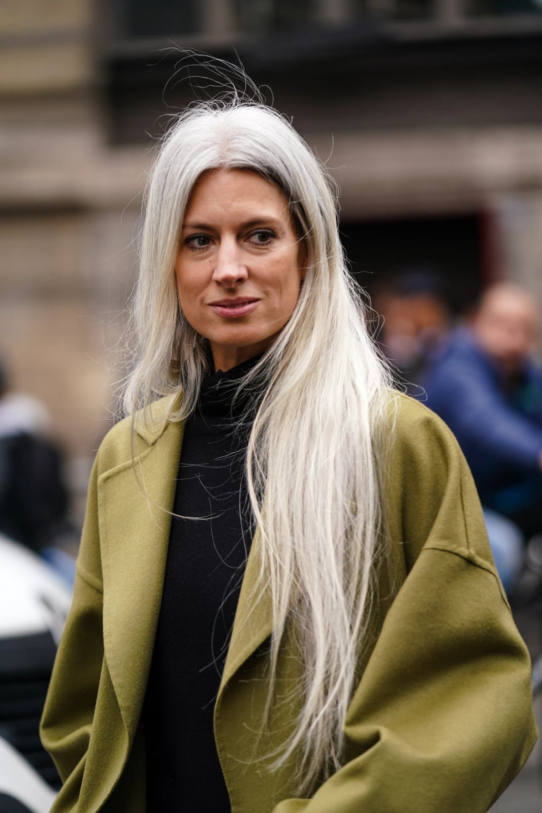 Long Layered Hair With Air-Dried Texture Long Layered Hair With Air-Dried Texture — Simple Gray Hair