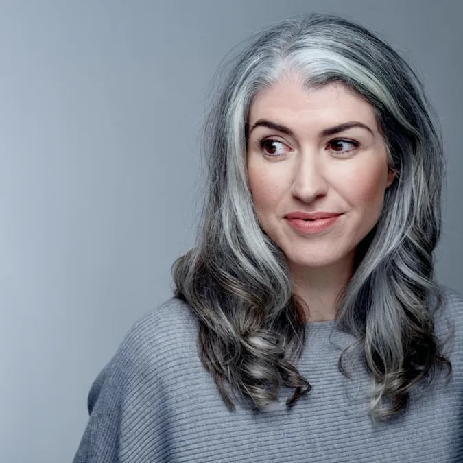 Mid-Back Wavy Hair With Curtain Bangs Mid-Back Wavy Hair With Curtain Bangs — Simple Gray Hair