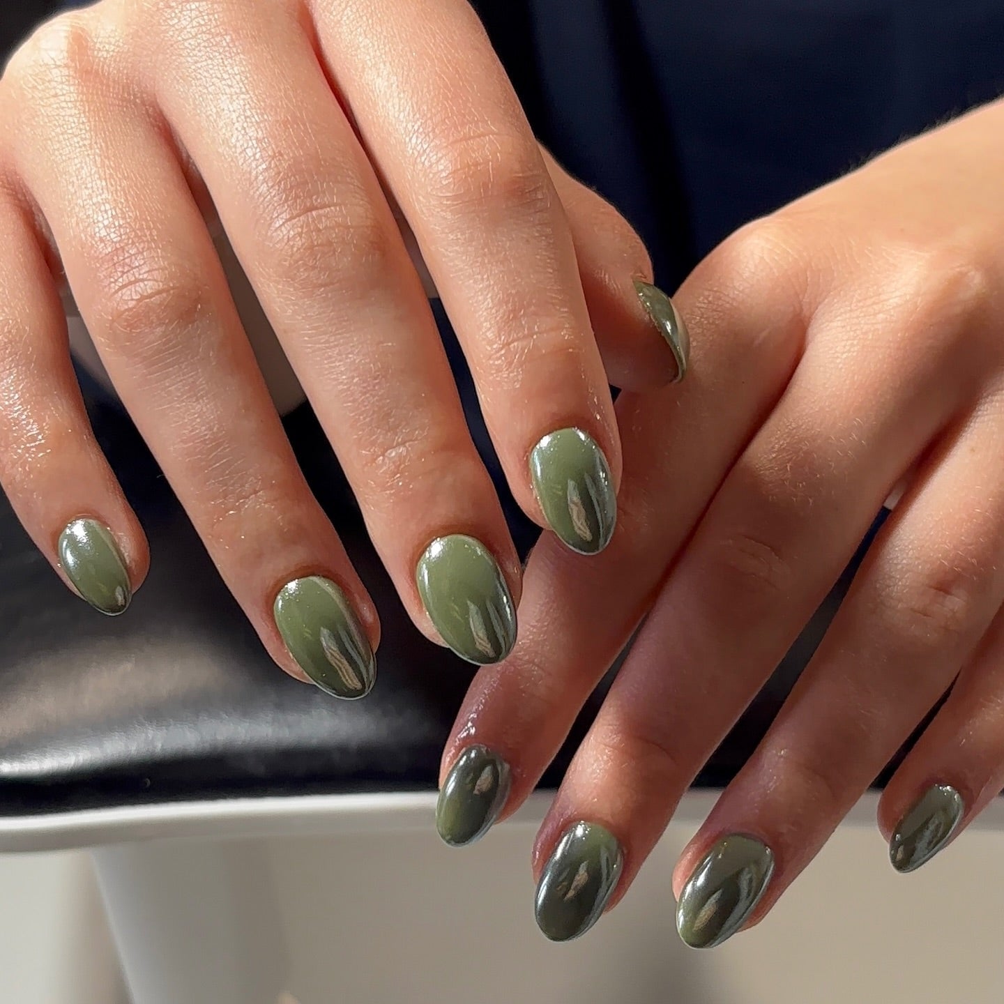 Medium Oval Solid Olive Green Chrome Medium Oval Solid Olive Green Chrome — Simple Green Chrome Nails